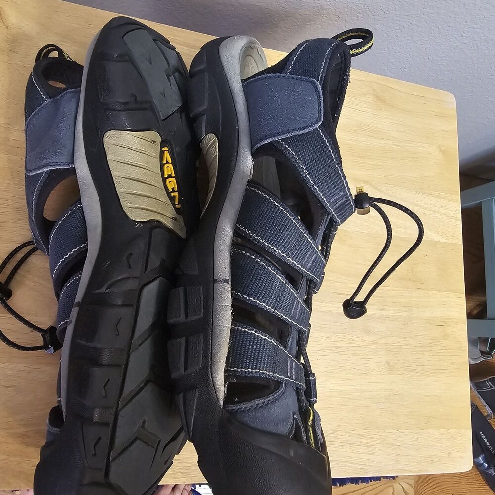 Keen Newport H2 Sandals Mens Size 13 Black Waterproof Outdoor Hiking Fishing S24 - Picture 2 of 8